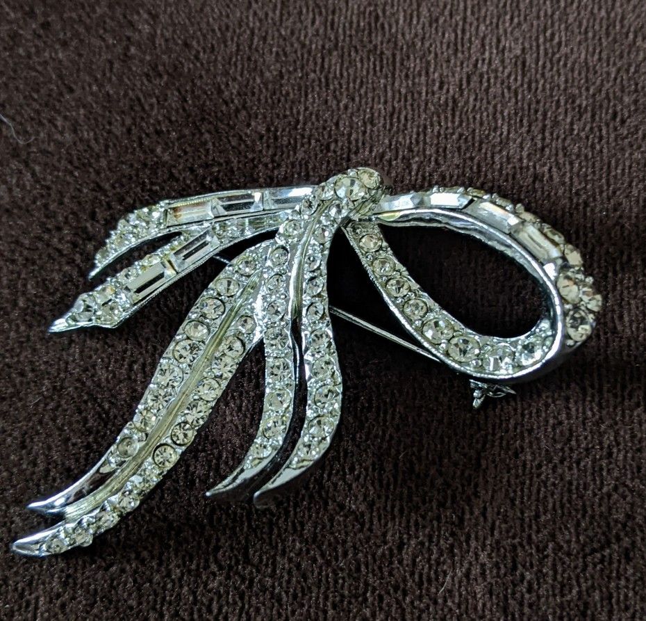 Vintage PELL Signed Round Baguette Rhinestone Brooch Pin Silver Tone Ribbon Bow