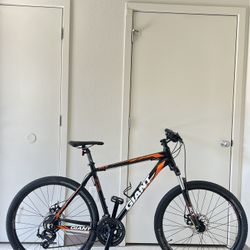 Giant 2 ATX Mountain Bike 27.5 for Sale in Tacoma WA OfferUp