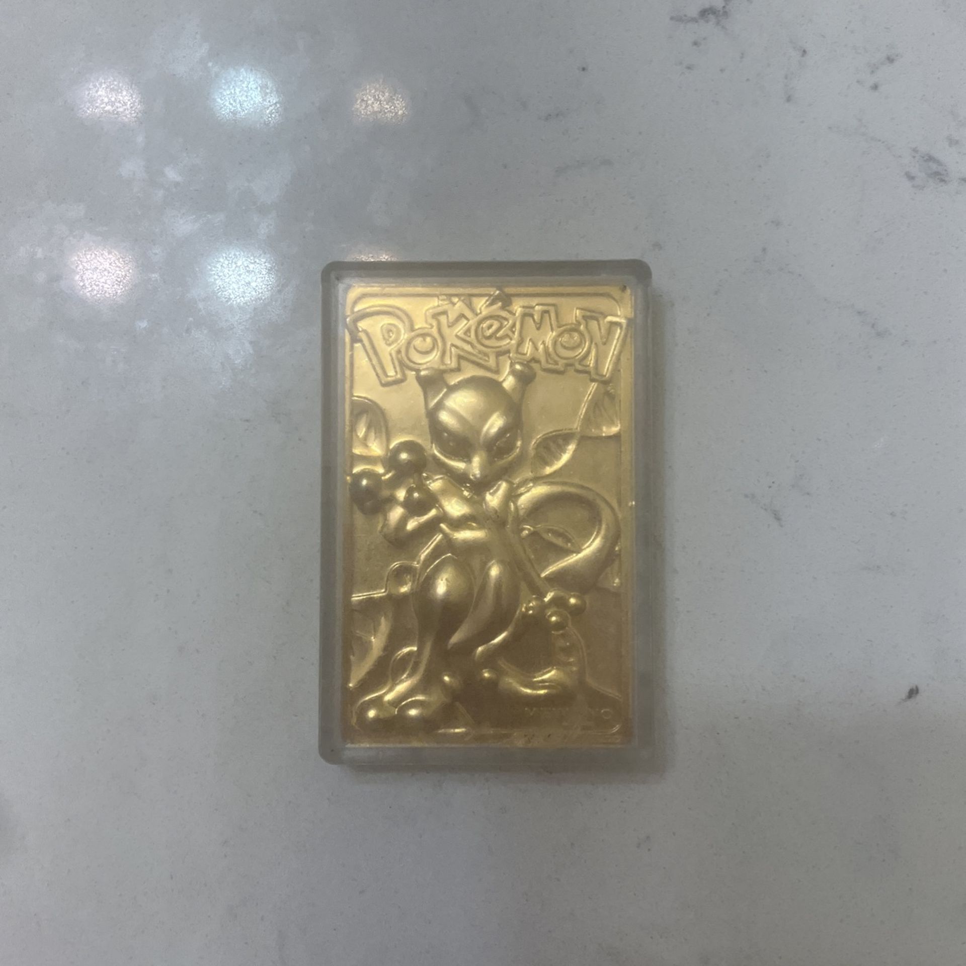 Gold Mewtwo Card