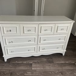 White wardrobe/vanity