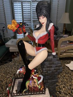Very Rare 2015 Tweeterhead Elvira Scary Christmas Statue Maquette #38/100 Made