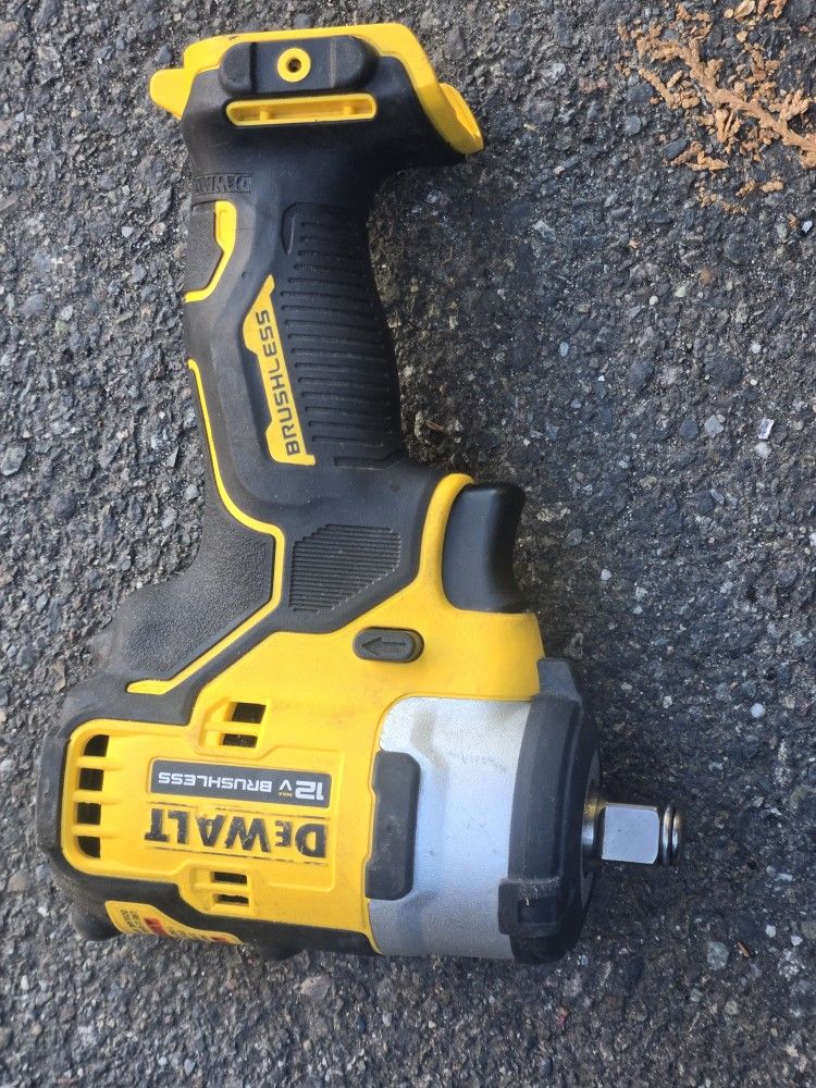DEWALT XTREME 12-volt Max Variable Speed Brushless 1/2-in Drive Cordless Impact Wrench