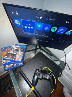 PlayStation 4 with 8 games