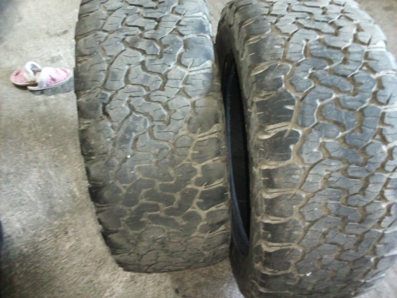Two Good BF Goodrich AT 275/55/20 Good Tires
