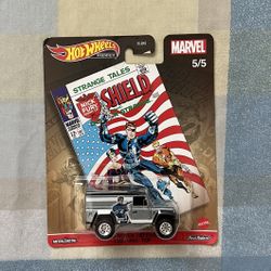 HOT WHEELS PREMIUM LAND ROVER DEFENDER