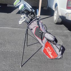 Golf Clubs! Men's Complete Set! Ping & Taylormade!