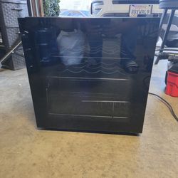 Insignia 16 Bottle Wine Cooler Black