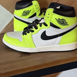 Air Jordan 1 High Big Kid Size 7