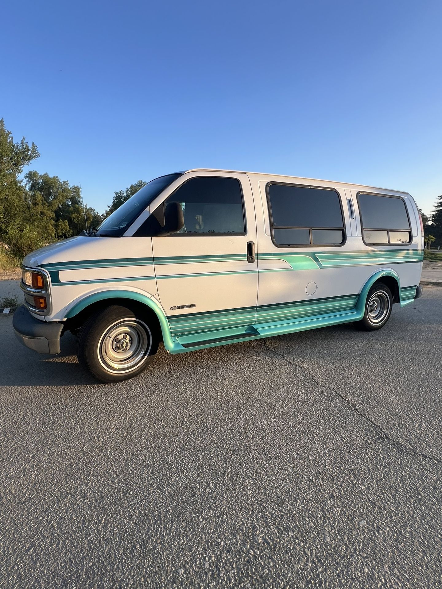 1997 Chevy Express 1500 VAN V8