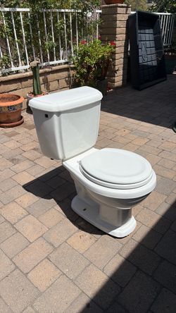 American Standard toilet, white, round seat