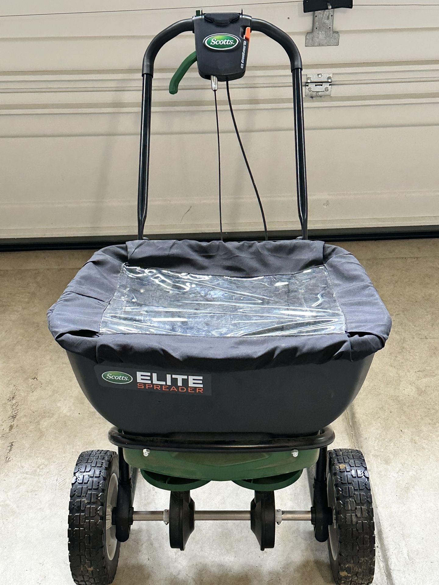 Scott’s Elite Spreader