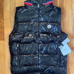 Moncler Vest (S, M, L, XL)