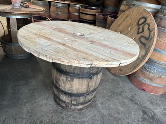 High Quality Custom Whiskey Barrel Table