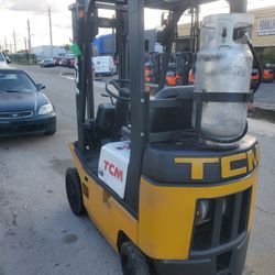 Forklift TCM  3000# Triple Mast