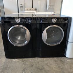 FRIGIDAIRE LARGE CAPACITY WASHER DRYER ELECTRIC SET 