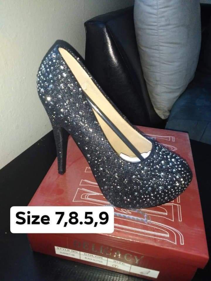 New Women’s Shoes Available In Size 7,8.5,9