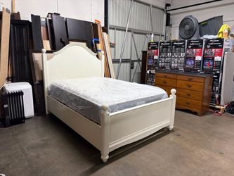 Full bed with mattress $260