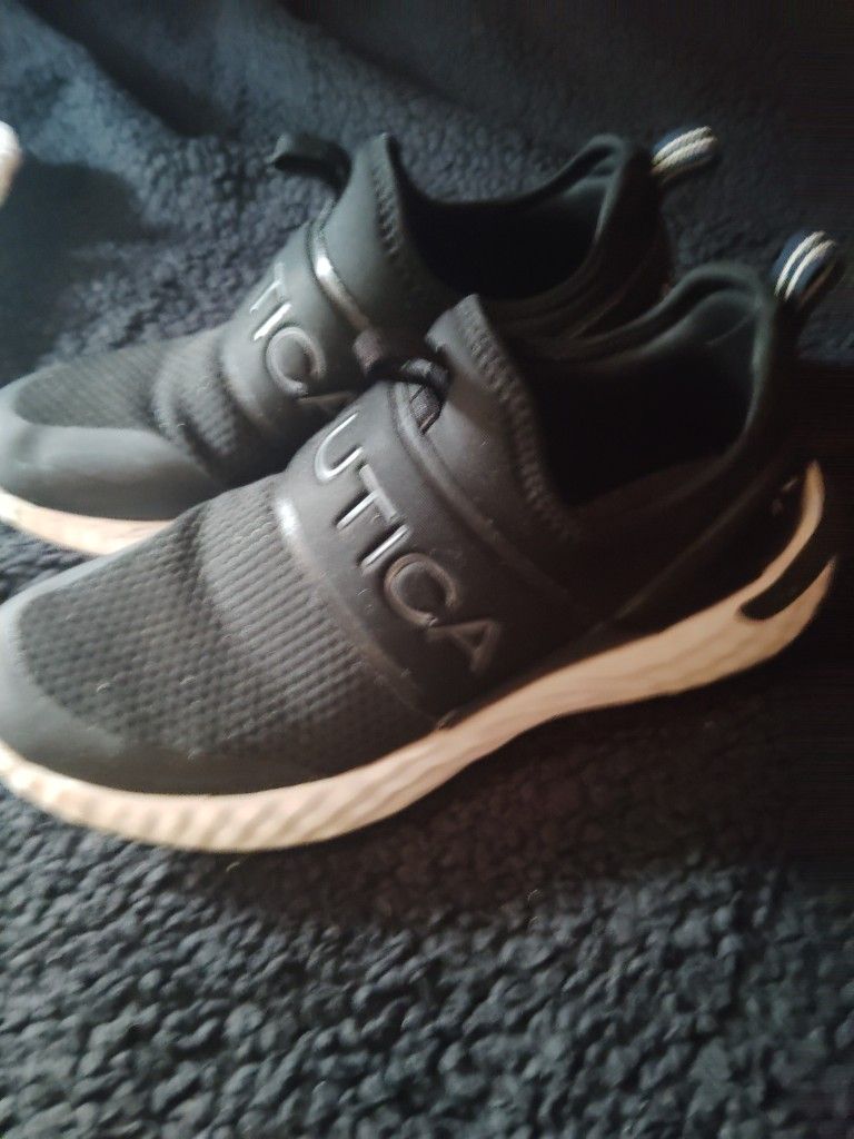 Nautica Black And White Tennis Shoes Size 9