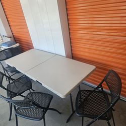 Tables chairs