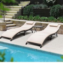 3 Pieces Patio Chaise Lounge Chair Sets Outdoor Beach Pool PE Rattan Reclining Chair with Folding Table and Cushion (Beige)