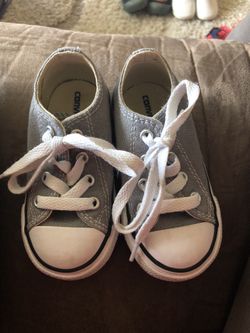 Toddler grey converse size 6