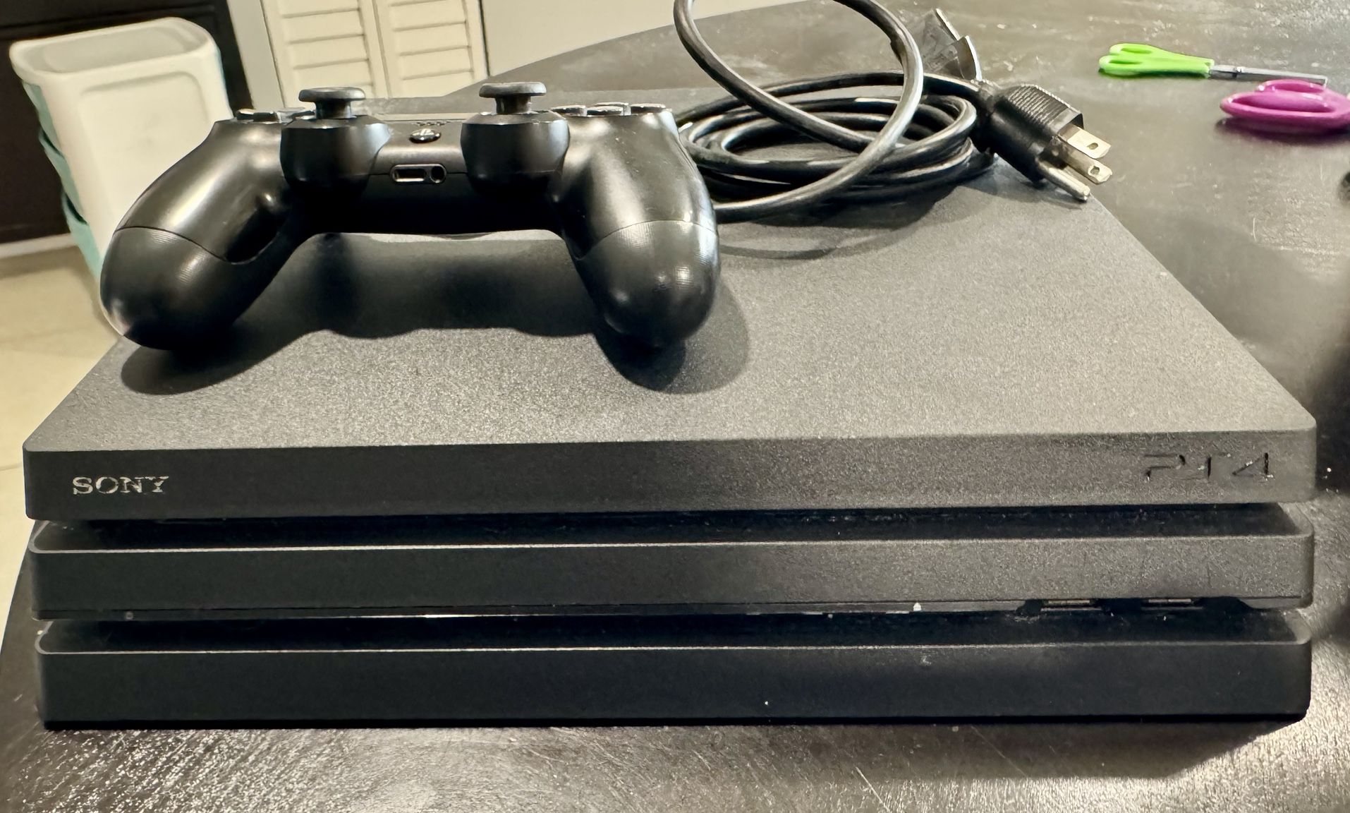 Sony PS4 Pro - 1TB - Black