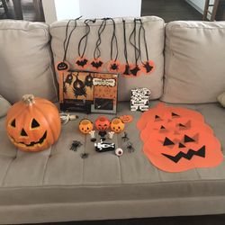 Pre-owned Halloween decoration combo 