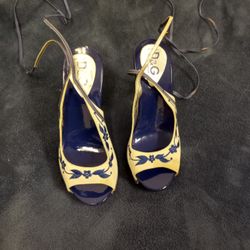 Very Good Condition Dolce Gabbana Patent Floral Stitching Tie Up Wedge Heel Mule/Slides