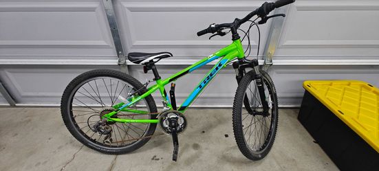 Trek Mt 220 24" kids mountain bike