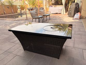 Fire pit bonfire table