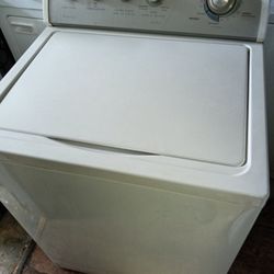Whirlpool Set Heavy Duty Washer And Gas Dryer 