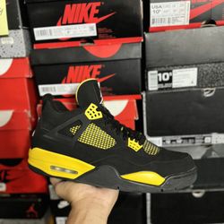 2012 Jordan Thunder 4s size 12 Close To VNDS
