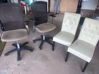 4 FREE CHAIRS