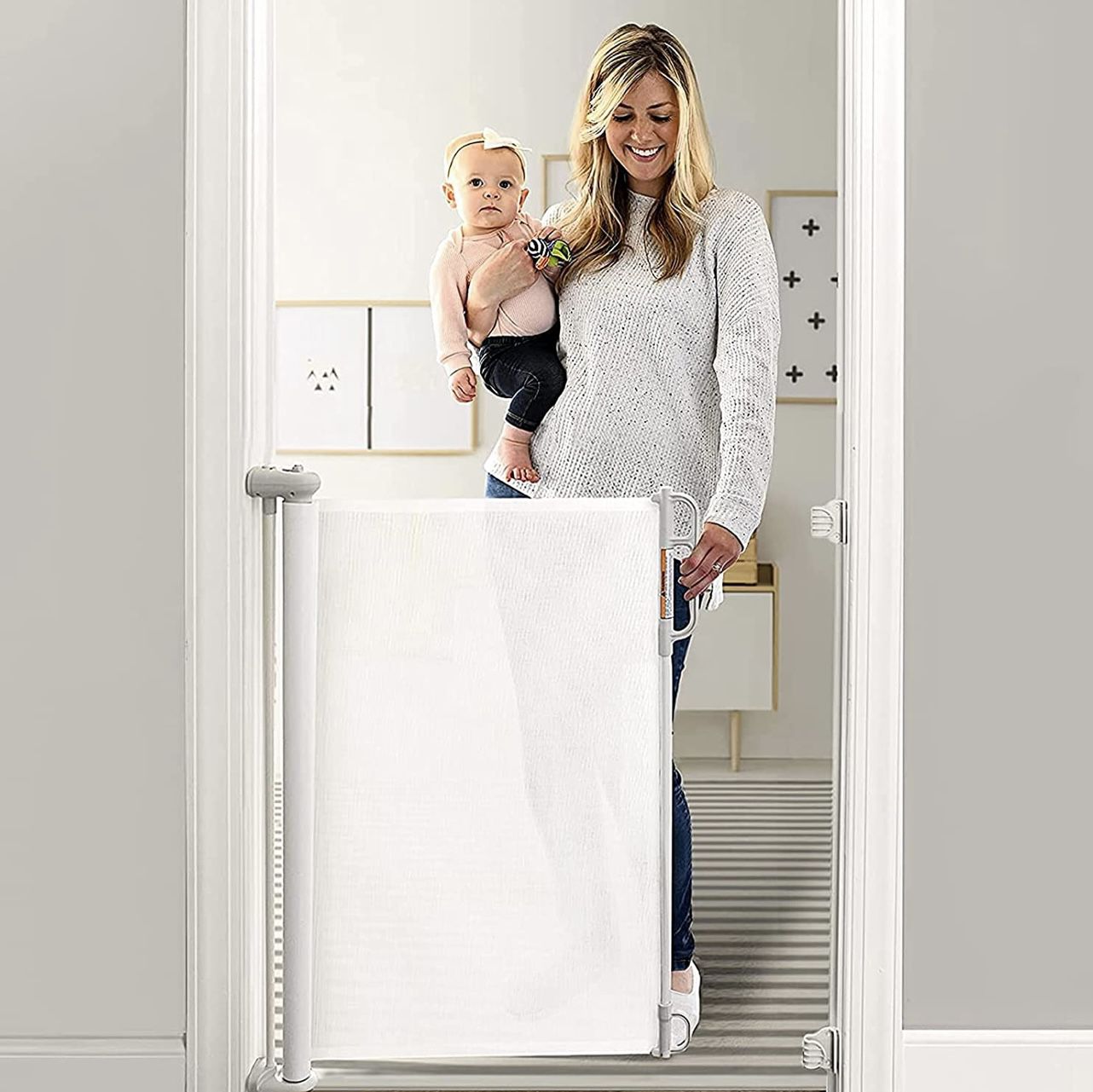  Momcozy Retractable Baby Gate, 33" Tall, Extends up to 55" Wide