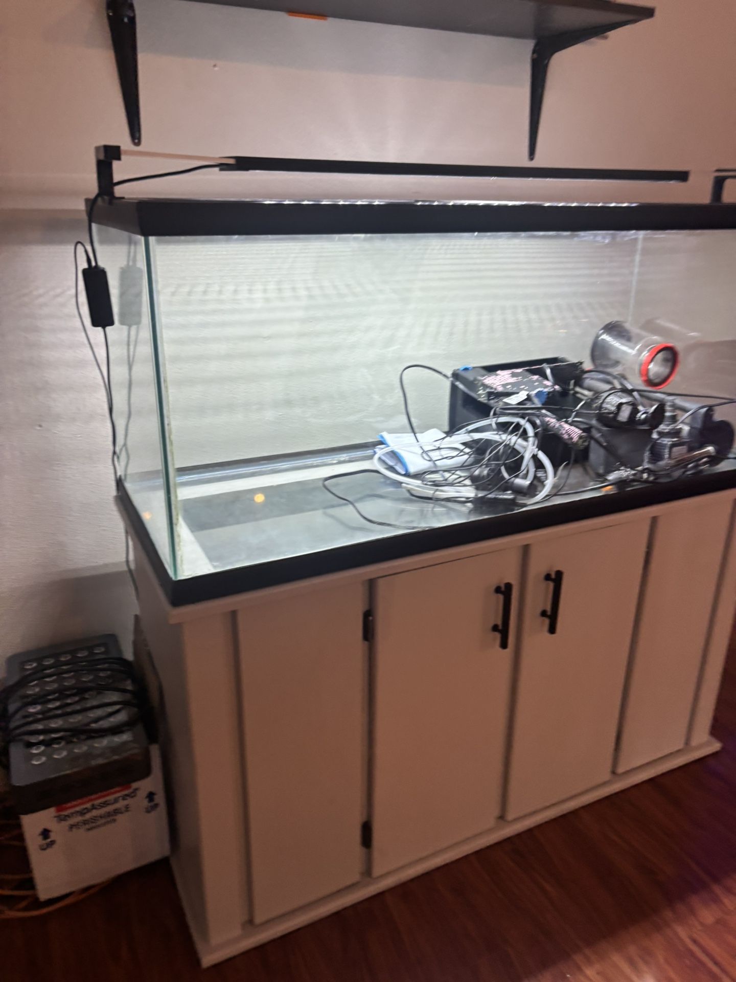 75 fishtank aquarium with supplies