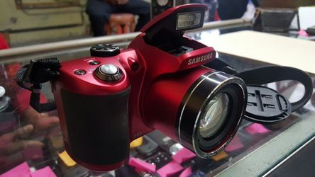 Samsung WB100 digital zoom camera