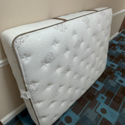 Serta Queen Mattress & Box Spring