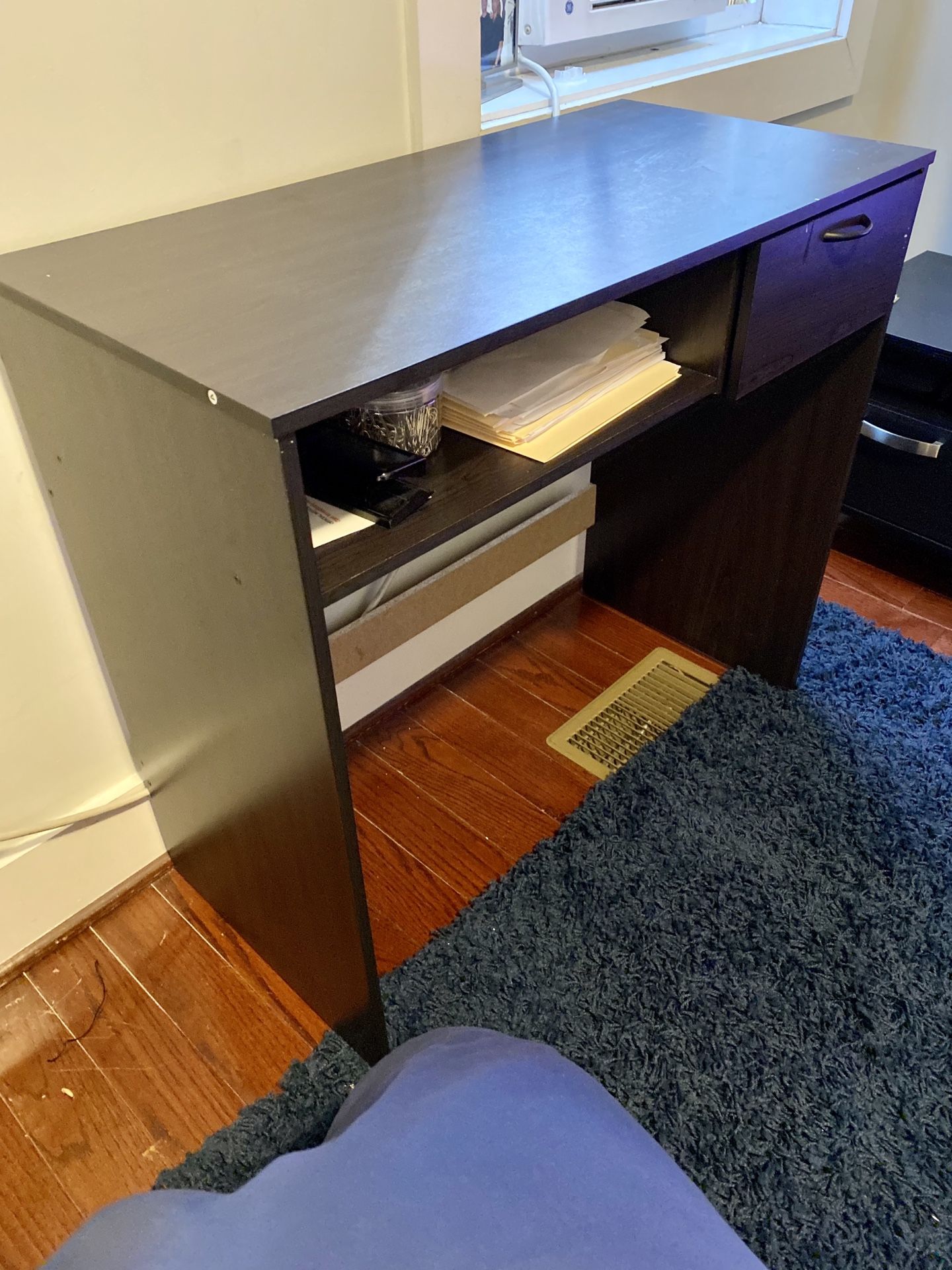 Overstock small one drawer desk