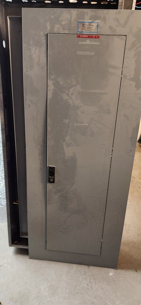 277/480 bolt on ge penal 225 amp with breakers