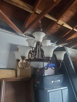 8 Bulb Chandelier , Excellent Condition