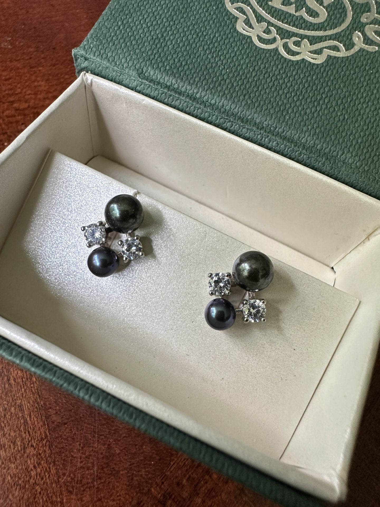 Cultured Pearl Earrings Green Gray S925 Silver