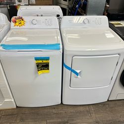 Frigidaire Washer & Dryer Set Read Description (Take It Home In Payments/Llevalo A Casa En Pagos)