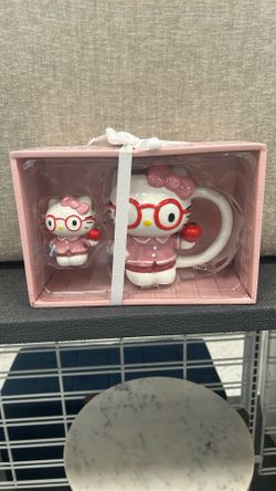 Hello Kitty Mug And Figure