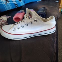 Women Converse