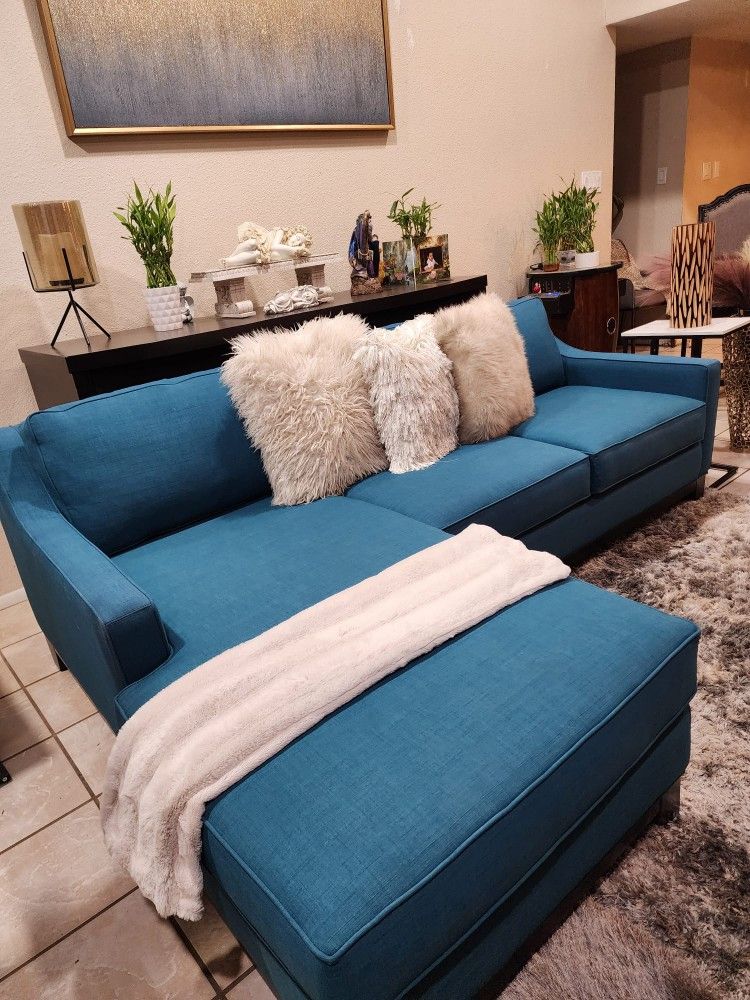 Sofa Sectional Couch Reversible Chaise Like New In Very Good Condition🚚🚛FREE DELIVERY 🚚