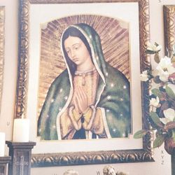 Home  Interior “ Buscó Está Virgencita. Quien La Tenga.  Y La Kiera Bender Yo Sé La Compro.   Me Avisan. Por Favor Gracias 
