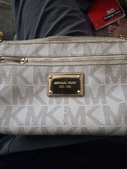 Michael Kors Signature Crossbody Bag