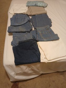10 Pairs Of Womans Jeans  Really Good Condition