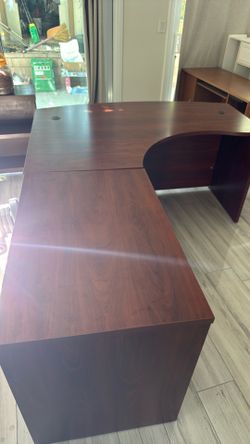 Computer desk