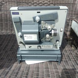Bell HoWell AUTLoad SUPER 8 MOVIE PROJECTOR MODEL 357B USED